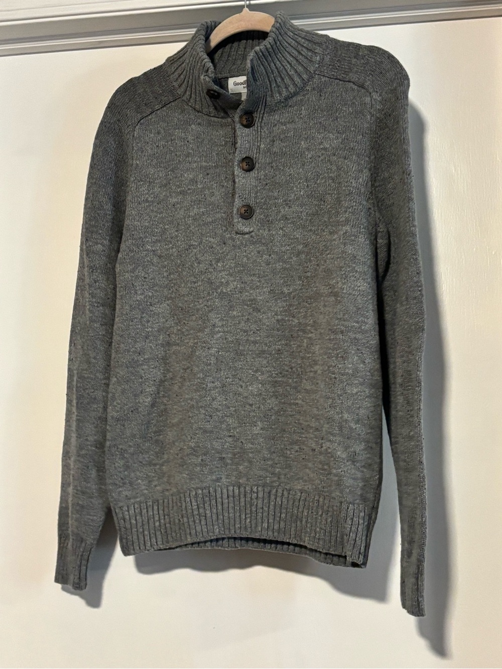 Goodfellow & Co Men's Gray Ribbed Henley button up-Neck Sweater